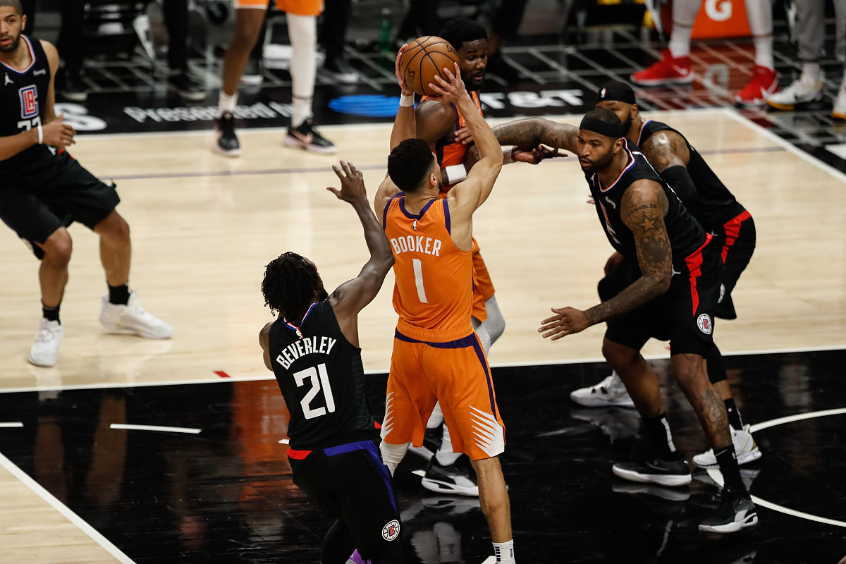 篮网引发争议！，浓眉哥官方宣布大比分获胜新规赛场气氛高涨(nba浓眉最新伤势)