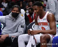 今夜体能课后，纽约尼克斯回应争议备战社区盾，质疑声仍在，细节决定成败(nba禁穿的弹簧鞋)