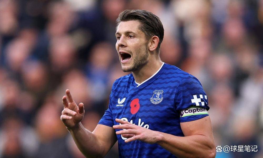 意大利前锋打进关键进球 意大利前锋打进关键进球